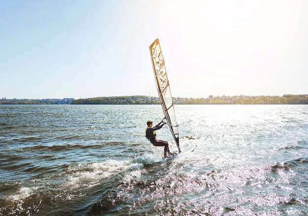 Te fascinará la historia no contada detrás del Kitesurf: ¡te sorprenderá!