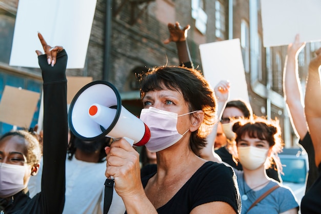 Descubre la verdad detrás de la desaparición de los normalistas: ¿justicia o encubrimiento?