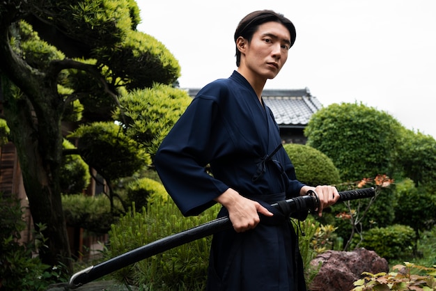 Descubre la verdad detrás de la leyenda: ¿Fueron los 47 ronin verdaderos héroes o simplemente criminales vengativos?