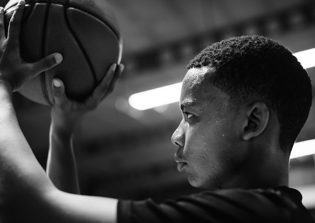 Descubre la verdad detrás del básquetbol: ¿un deporte inventado o una apropiación cultural?