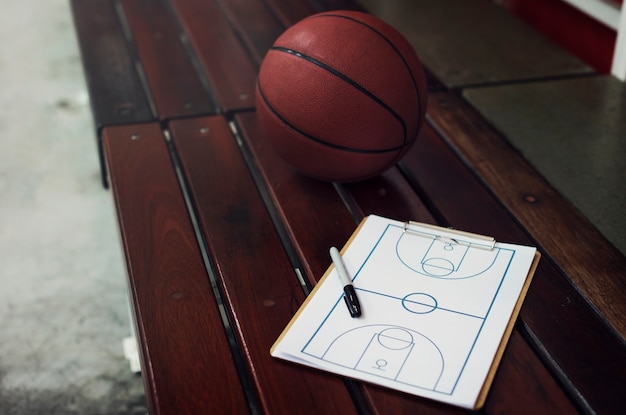 El fascinante relato detrás del básquetbol que no conocías