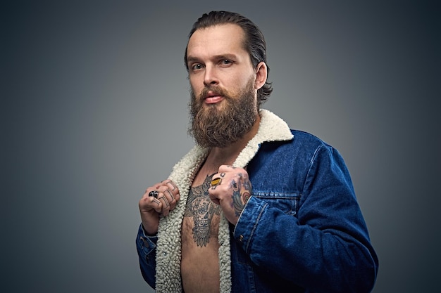 La siniestra leyenda de Barba Azul: el oscuro secreto detrás de su fama.