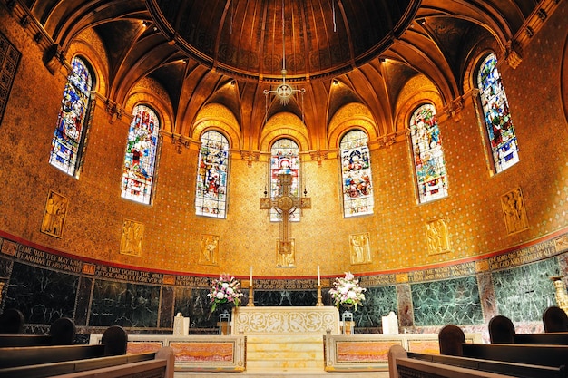 La sorprendente y desconocida historia detrás de La Iglesia La Luz del Mundo que te dejará sin aliento.