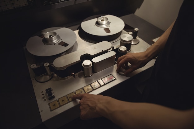 La verdadera historia de la música electrónica