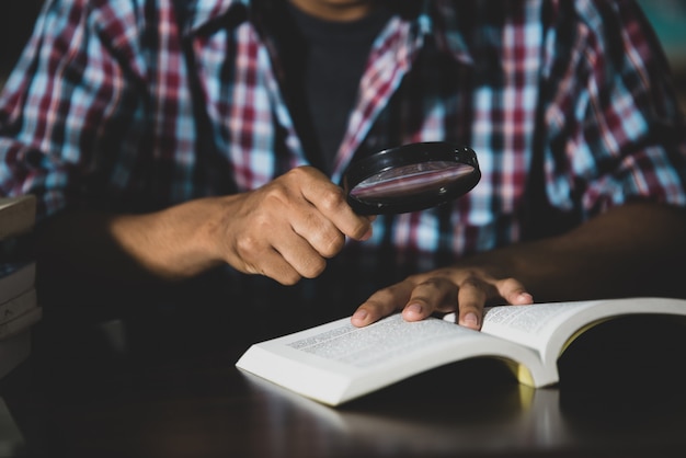 Los secretos detrás de la fe: Revelando la historia oculta de los Testigos de Jehová