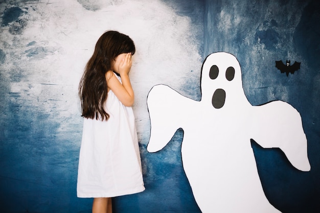 ¡Descubre la verdad detrás de los cuentos que te daban miedo! ¿Realmente son tan espantosos como te los contaron? ¡Prepárate para sorprenderte y reflexionar sobre lo que te han enseñado!