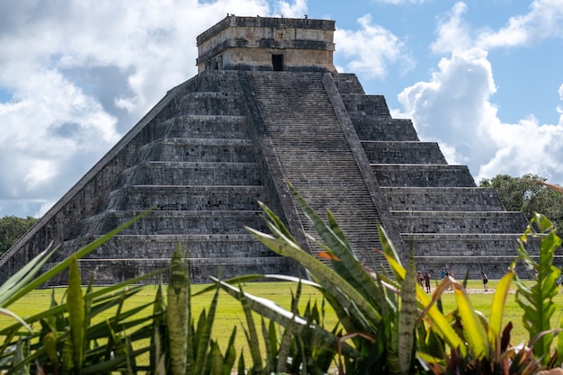 ¡Desentrañando los misterios detrás de la civilización Maya!