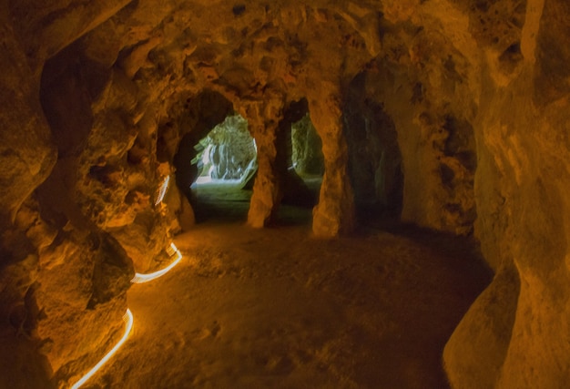 ¡La aterradora historia detrás de la cueva del Diablo que nunca te contaron!