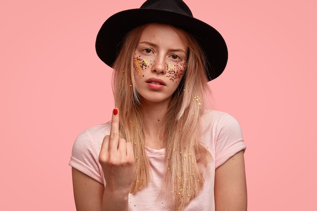 ¡Sorprendentes revelaciones sobre la vida de Avril Lavigne que nunca imaginaste!