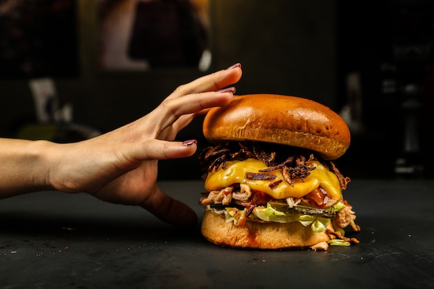 ¿Burger King ofrece una experiencia real o solo una imitación de McDonald