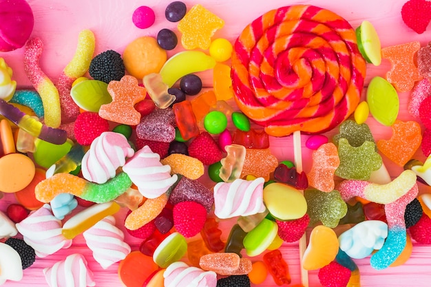 ¿Candy Crush está explotando nuestra adicción al azúcar y manipulando nuestros patrones de consumo?