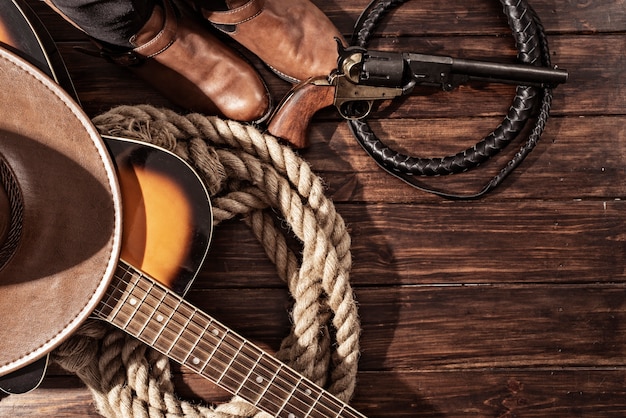 ¿Deberíamos seguir consumiendo Jack Daniels sabiendo que su éxito se debe en parte a la mano de obra esclava? Una reflexión sobre la responsabilidad social y la ética en la industria del alcohol.