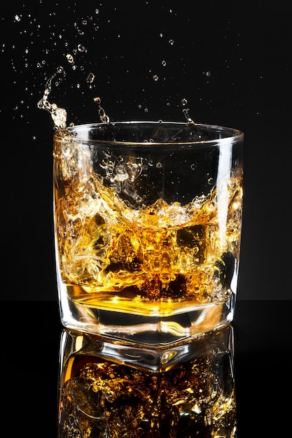 ¿El consumo de alcohol es una forma de expresión cultural o una adicción peligrosa?