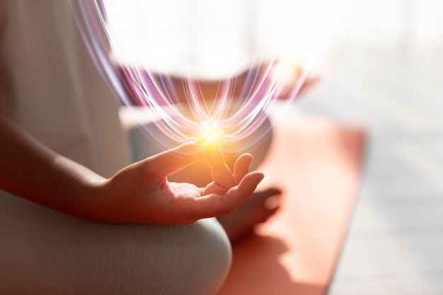 ¿Es Reiki una técnica efectiva o solo un placebo? Analizamos las controversias y críticas a esta terapia alternativa.