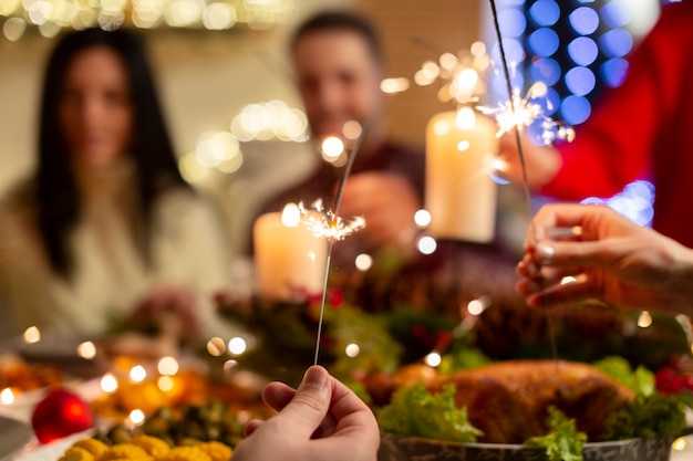¿Es la Nochebuena una celebración inclusiva? Reflexiones sobre la importancia de respetar las diferentes tradiciones y creencias en estas fechas.