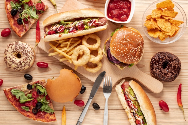 ¿Es la comida rápida realmente la culpable de la obesidad y otros problemas de salud? Una reflexión sobre los riesgos y beneficios de este tipo de alimentación.