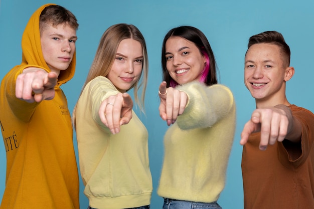 ¿Los Jóvenes Titanes son un modelo a seguir para los niños y jóvenes? Una reflexión sobre la violencia en los medios de comunicación y su impacto en la sociedad.