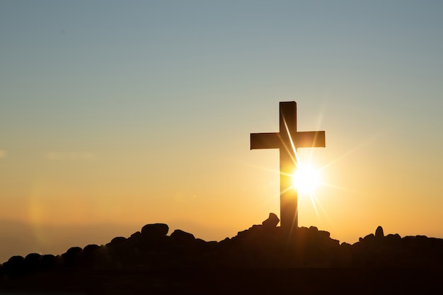 ¿Qué nos enseña la historia de la religión cristiana? Reflexiones sobre la fe, la verdad y la manipulación del poder.