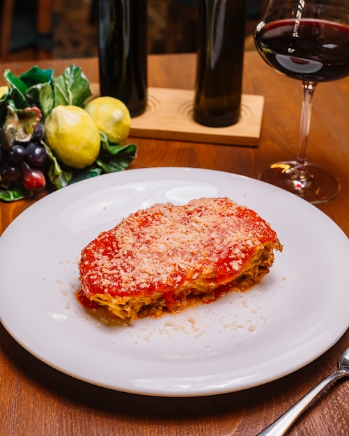 ¿Realmente conoces la historia de la Milanesa Napolitana? Te desafiamos a repensar su origen y significado.