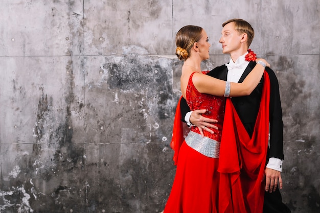 ¿Realmente era amor verdadero o solo una obsesión peligrosa? La polémica detrás de Romeo y Julieta.