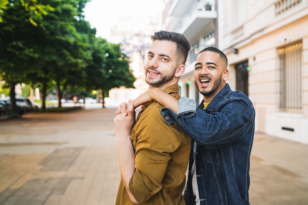 ¿Realmente fue una experiencia positiva? La verdadera historia de Mi Vida Entre Chicos y la reflexión sobre los estereotipos de género.