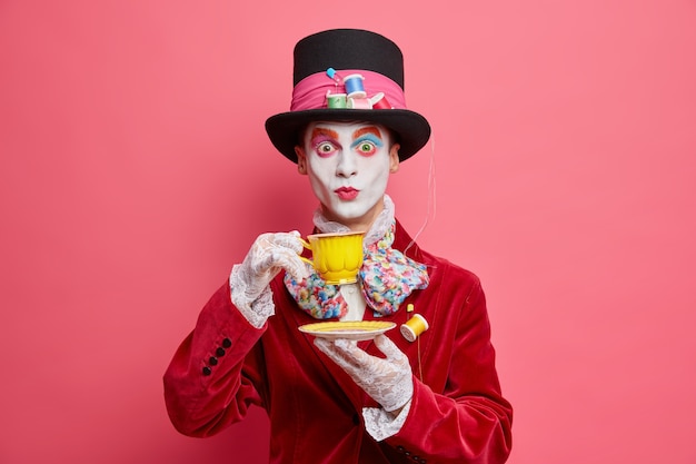 ¿Realmente queremos apoyar a un empresario que trata a sus trabajadores como Oompa Loompas?