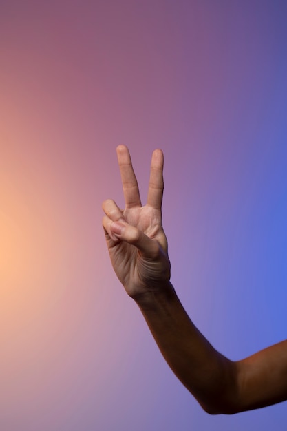 ¿Realmente representa la paz el Signo de la Paz? Una reflexión sobre su verdadero significado y su impacto en la sociedad.