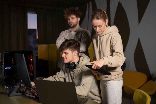 ¿Realmente sabes cómo nació Counter Strike? La historia detrás del juego que cambió la industria de los videojuegos para siempre