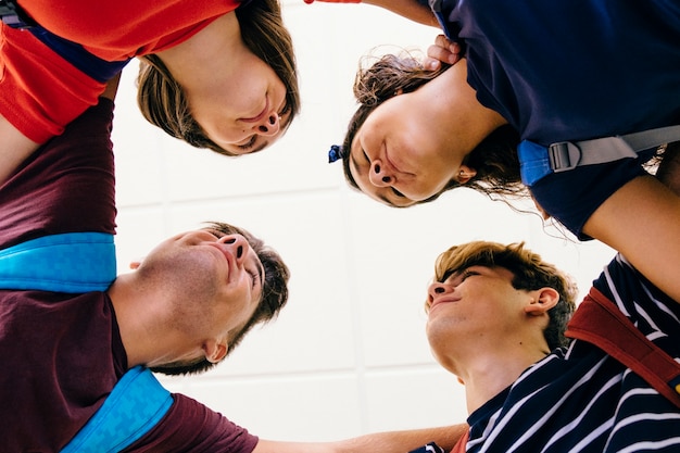 ¿Son los Jóvenes Titanes en Acción un buen modelo a seguir? Una reflexión sobre los valores que transmiten los superhéroes y su influencia en los niños y jóvenes.