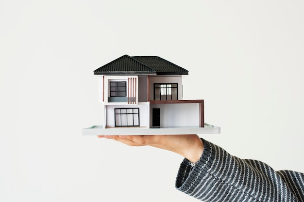 ¿Te atreves a descubrir la verdad sobre la Casa Muda? Una reflexión sobre lo desconocido.
